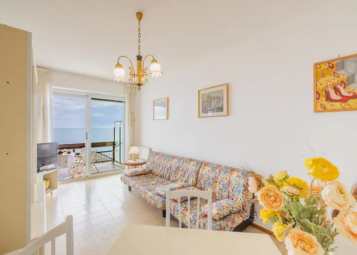 Mina House - Fronte Mare Con Ampia Terrazza E Garage Lägenhet *