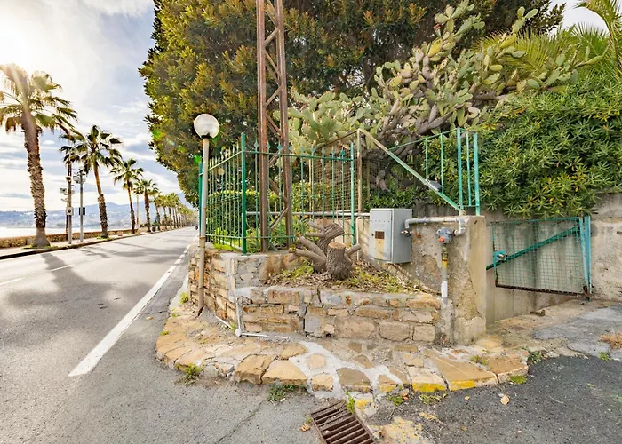 Lägenhet Mina House - Fronte Mare Con Ampia Terrazza E Garage